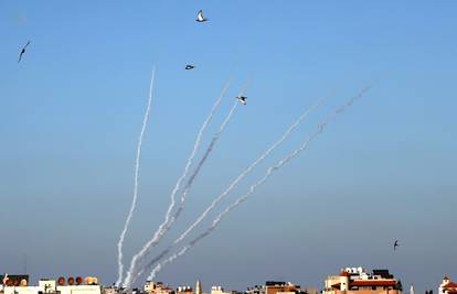 Nema mira u Gazi: Sukobi jačaju uz raketiranje i zračne udare