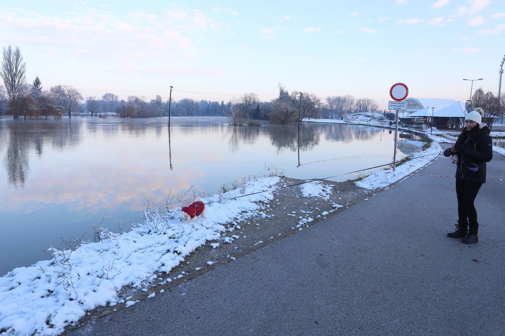 Vodostaj rijeke Korane u Karlovcu u blagom je opadanju