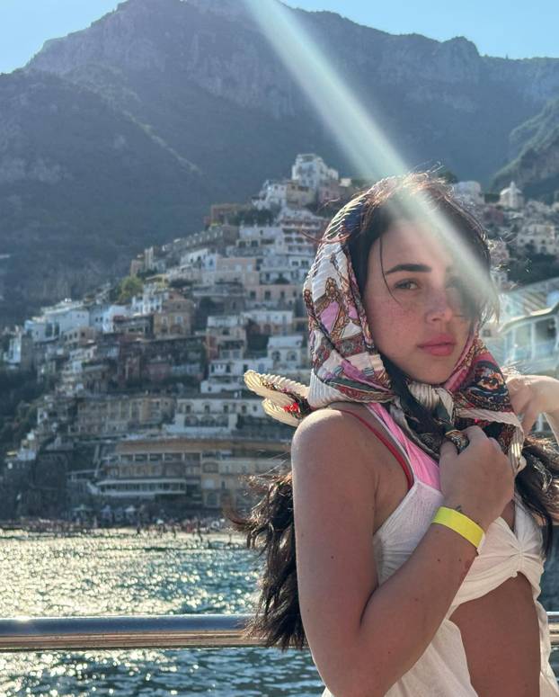 FOTO Argentinska pjevačica je ostavila Yamala zbog realovca?!