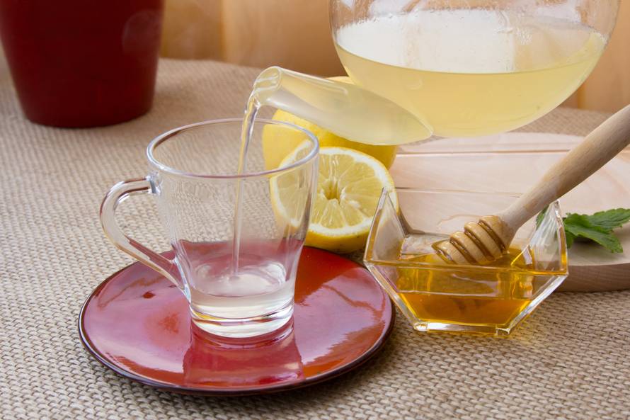 Voda s medom je fantastična za zdravlje: Pijte ju ujutro natašte