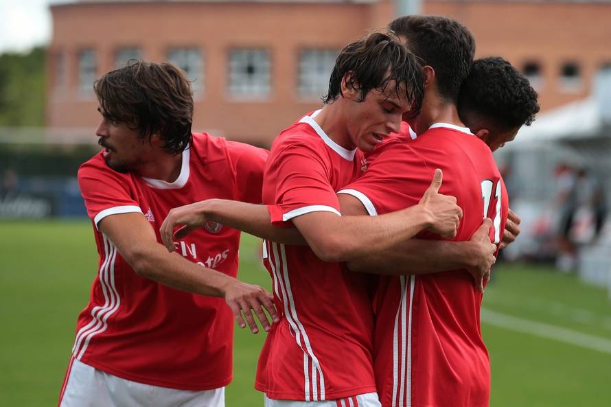 Dinamo Zagreb U19 v Benfica U19 - UEFA Youth League - Colovray Sports Centre