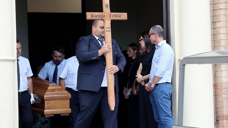 FOTO Na Mirogoju se oprostili od Ksenije Urličić: Tuga, bol i suze na licima najbližih