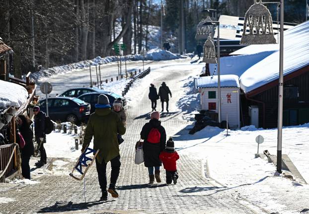 Sunčano novogodišnje jutro na Sljemenu