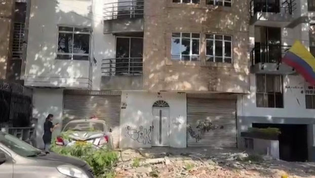 FOTO Zdrobljeni auti, srušene zgrade...Pogledajte prizore nakon potresa u Kolumbiji