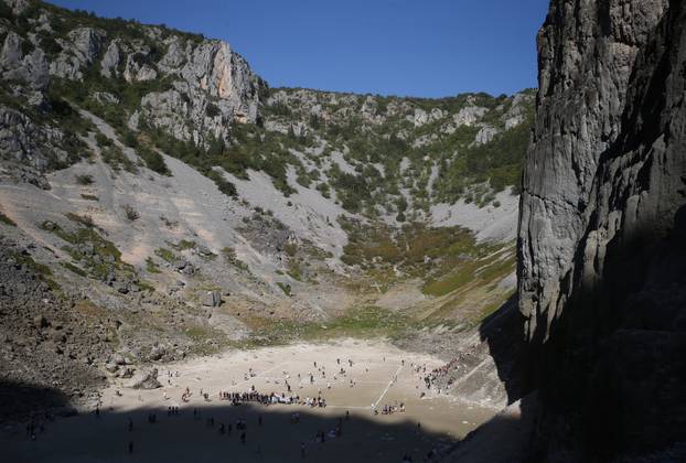 ARHIVA: Utakmica na dnu isušenog Modrog jezera koje danas doseže rekordan vodostaj