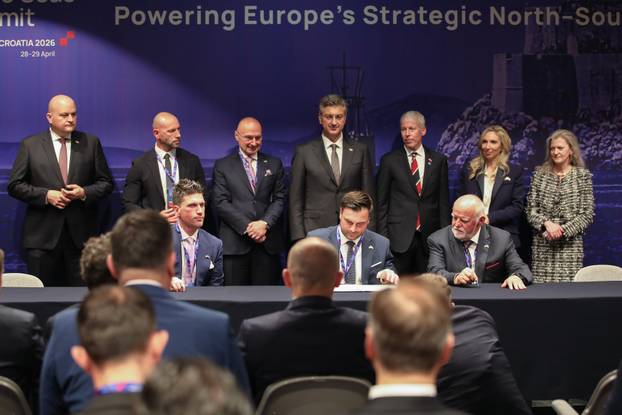 Dubrovnik: U sklopu Inicijative triju mora potpisan sporazum u području energetike, prometa, tehnologije, financija i porezne politike