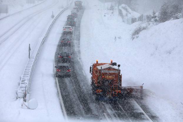 Jak snijeg na autocesti Rijeka - Zagreb