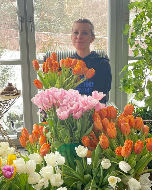 FOTO Zaharova bocnula Srbiju: 'Svjesni su rizika...';  Fotografije s njene svadbe 'zapalile' mreže