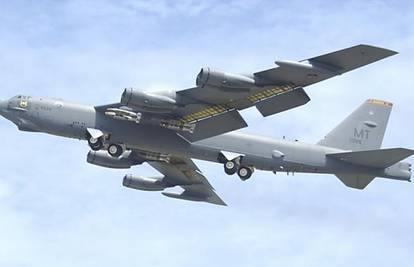 Američki bombarder B-52 srušio se na otoku Guamu