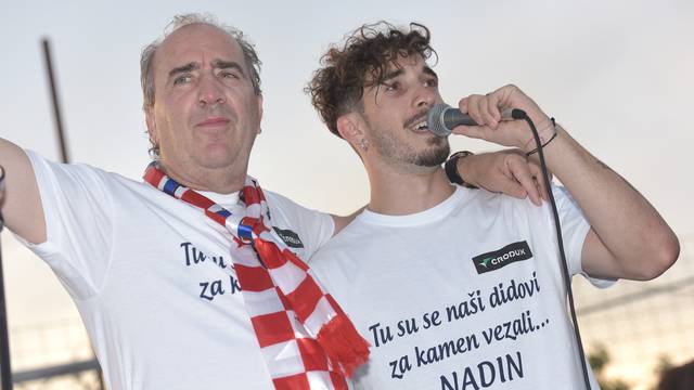 Nadin: U rodnom mjestu prireÄen doÄek za srebrnog reprezentativca Å imu Vrsaljka