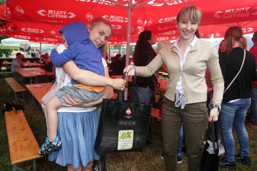 Zlatni ćevap autobusom punim navijača otputovao u Kaštela