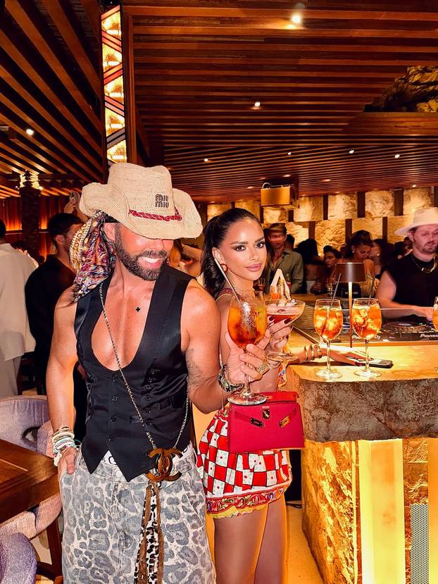 Odmor u stilu Marka Grubnića: Skupe torbice, leopard uzorci i vrela zabava na Mikonosu...