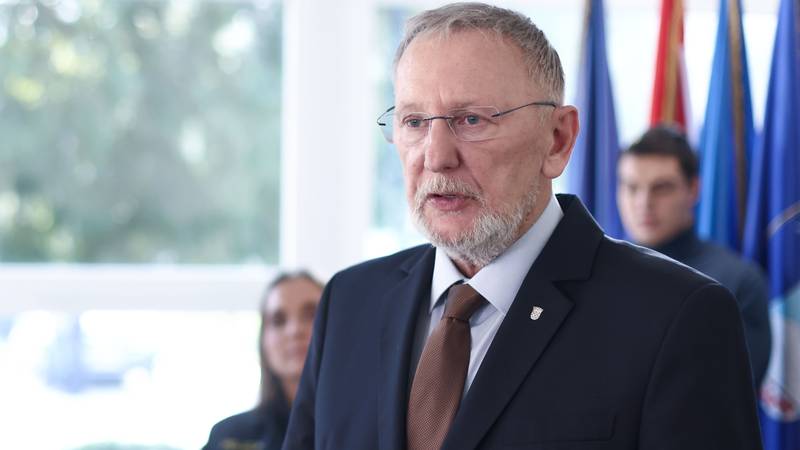 Božinović: Deseci ljudi zapeli su na Savi u močvarnom dijelu, moguće da ima stradalih...