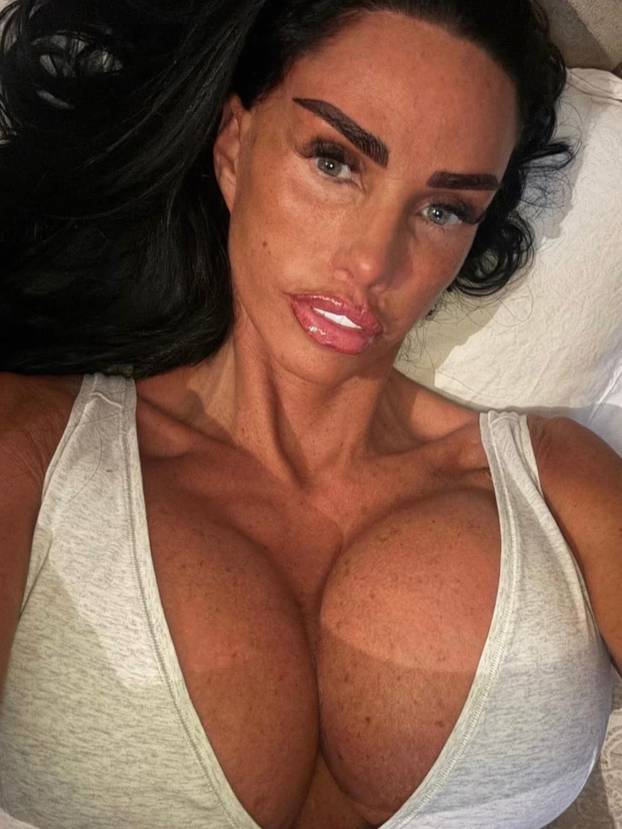 FOTO Bivši reprezentativac se uzbudio pa platio 18+ modelu da mu glumi bivšu: Htio je  spoj