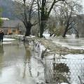 Poplava u Hrvatskoj Kostajnici: 'Obitelj su izvukli iz auta koji je zapeo u vodi. Ne širite paniku'