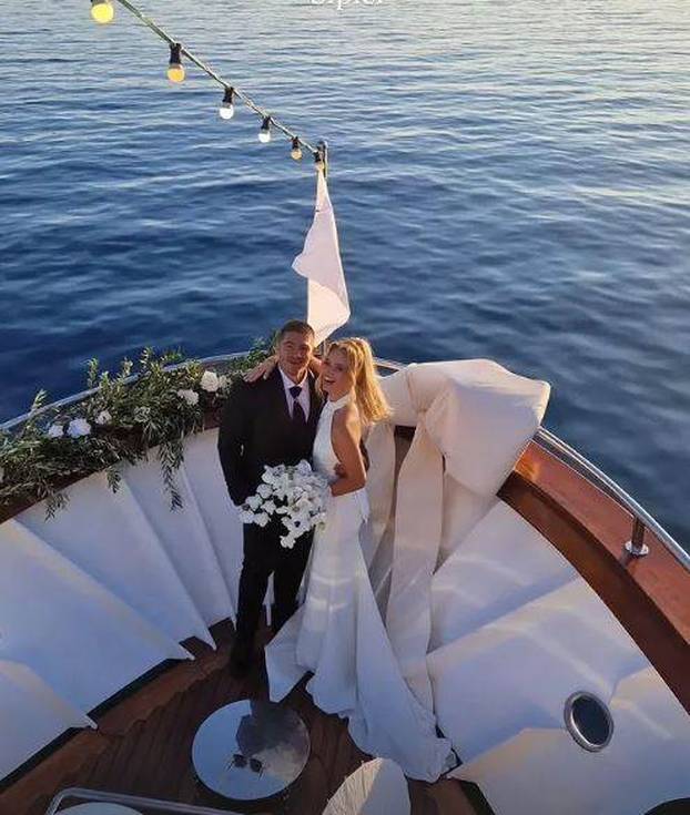 FOTO Majku je pratio do oltara, a sad se i sam oženio. Zvijezda rukometaša u braku s liječnicom