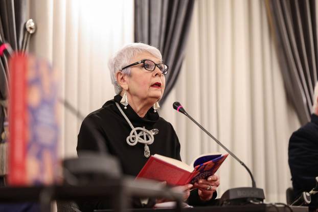 Zagreb: Promocija knjige Žene koje mašu rukama Jadranke Kosor