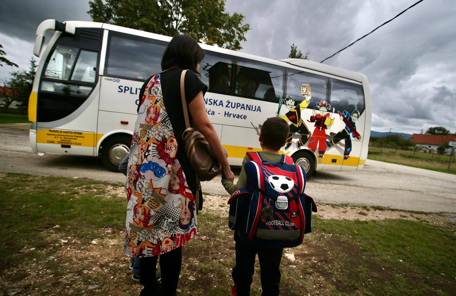 'Ravnateljica će dozvoliti': Nikola ipak otišao školskim autobusom na nastavu!