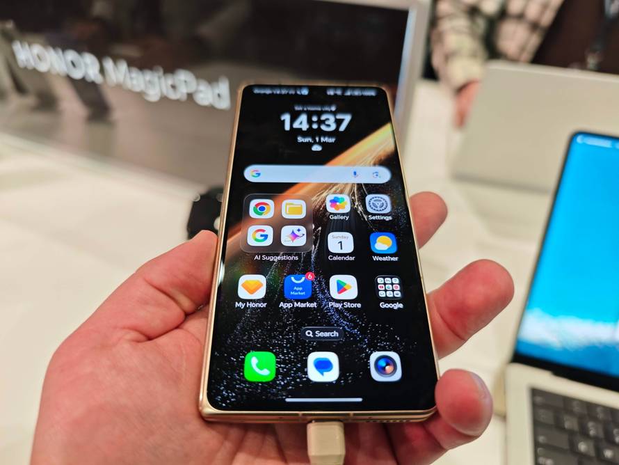 VIDEO Honor pomiče granice: Magic V6 je nevjerojatno tanak  i ima impresivnu bateriju