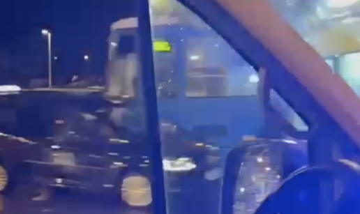 VIDEO Prometna nesreća u Zagrebu: Čovjek je ozlijeđen u sudaru tramvaja i automobila