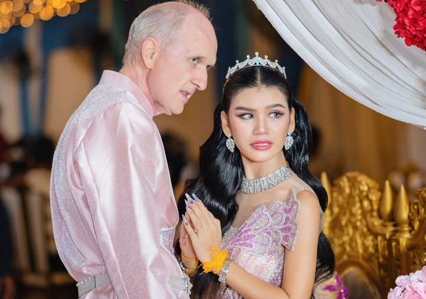 EKSKLUZIVNO Ovako je izgledala svadba Hrvata i 49 godina mlađe Kambodžanke