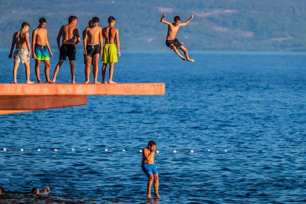 Split: Skokovi na Žnjanskoj plaži