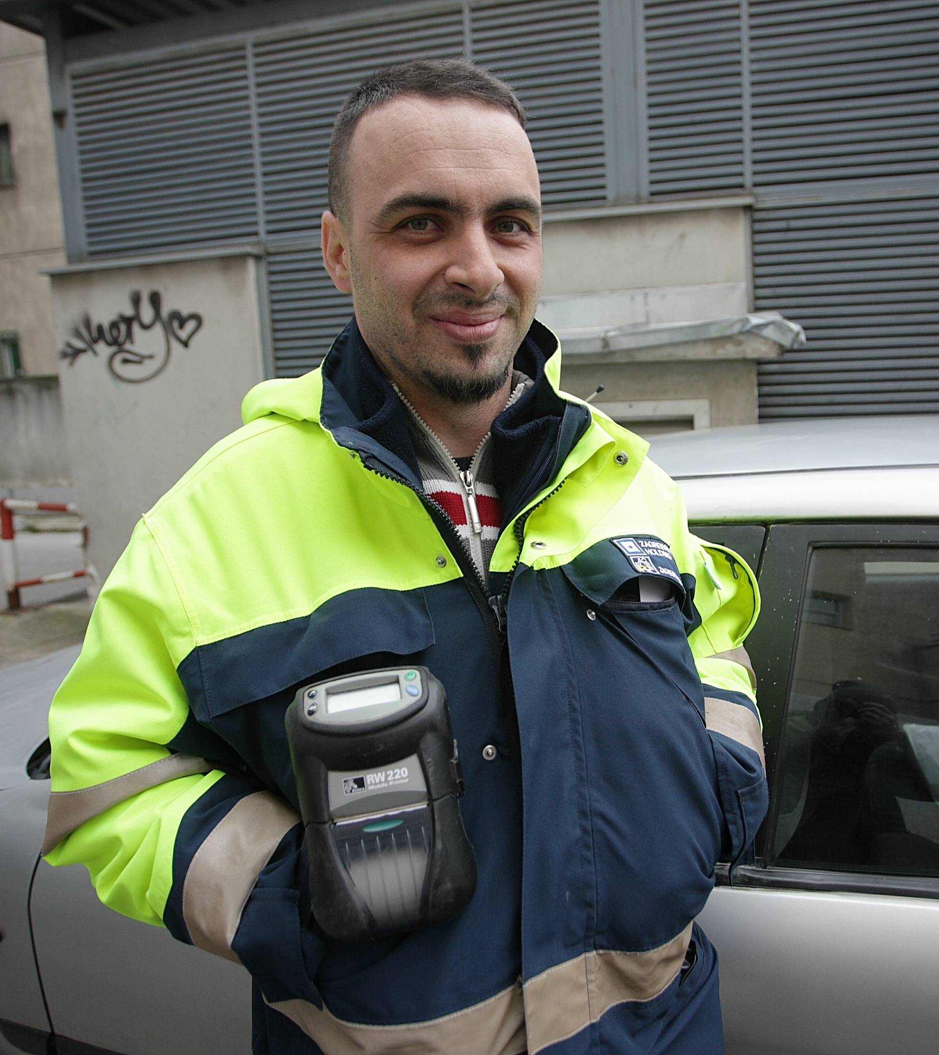 'Ne osjećam se kao junak': Iz automobila je spasio dijete (2)