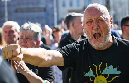 FOTO Bizarni prosvjed protiv stranih radnika u Zagrebu: 'Nismo ustaše, ali ćemo ustati'