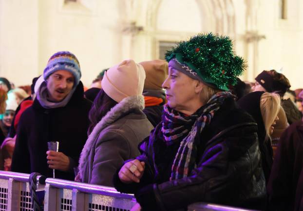 Šibenik:  Britanski trip-hop bend Morcheeba uveo je šibencane i njihove goste u novu 2026.godinu