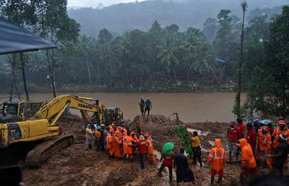 Poplave i odroni u Indiji: Poginulo je najmanje 35 ljudi