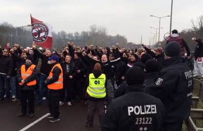 Neredi nakon derbija: Huligani su ozlijedili 112 policajaca...