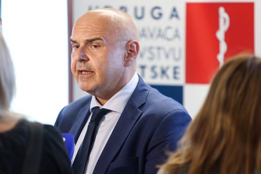 Novi HDZ-ov ministar Ru&zcaron;i&cacute; ima u&scaron;te&dstrok;evinu, stan, ku&cacute;e i BMW-ove. Ovo je njegova imovinska