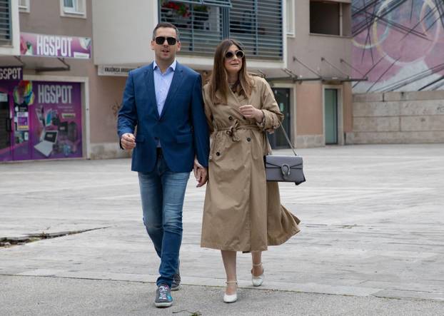 Split, 16.05.2021- Ante Franic glasuje u Solinu