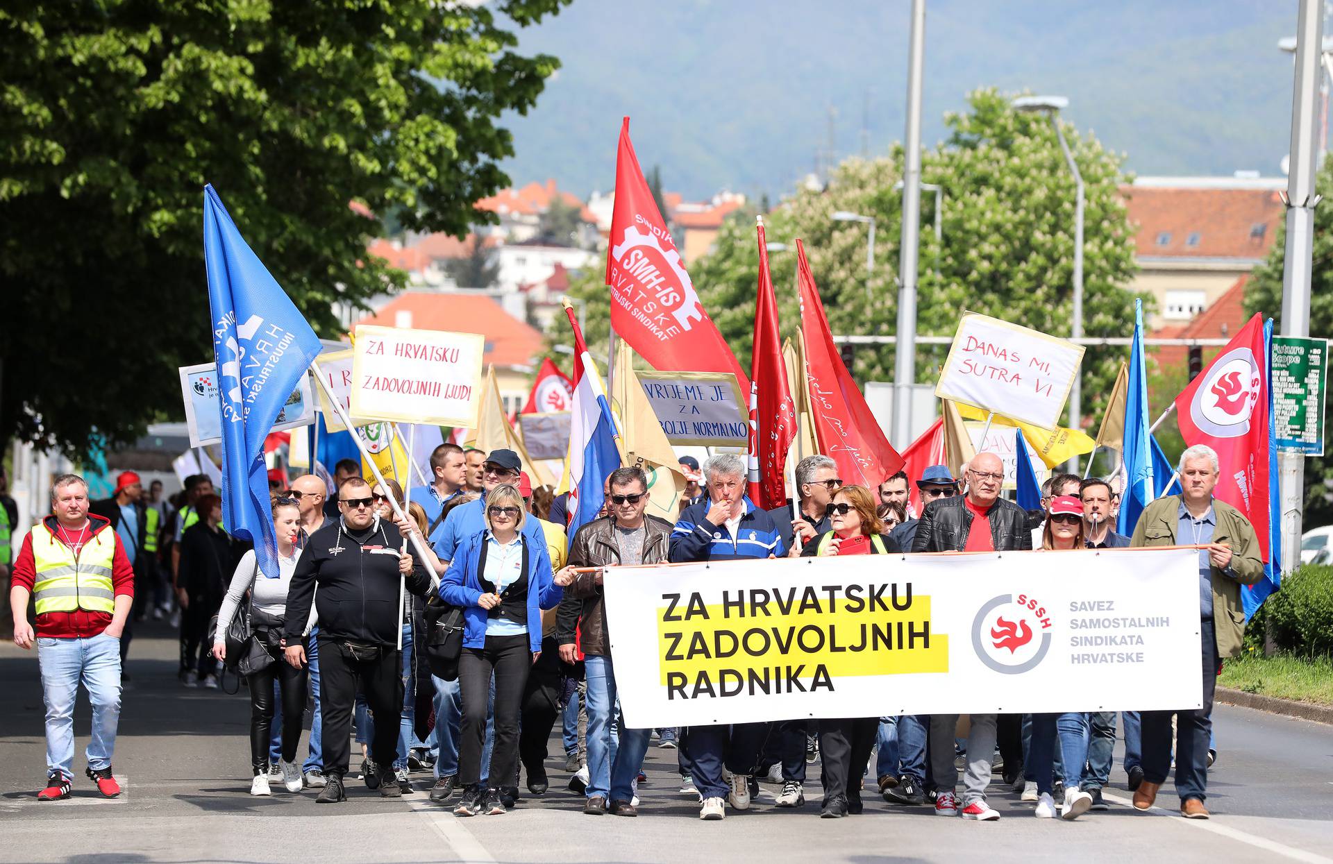 Zagreb: Na Međunarodni praznik rada održan marš pod sloganom Za Hrvatsku zadovoljnih radnika