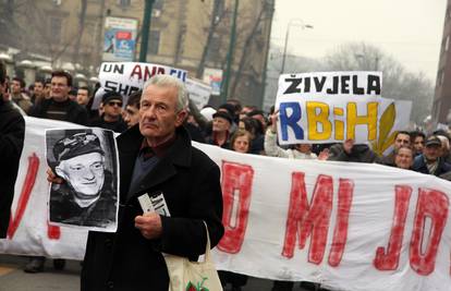 Tisuće ljudi prosvjedovalo u Sarajevu zbog Jove Divjaka