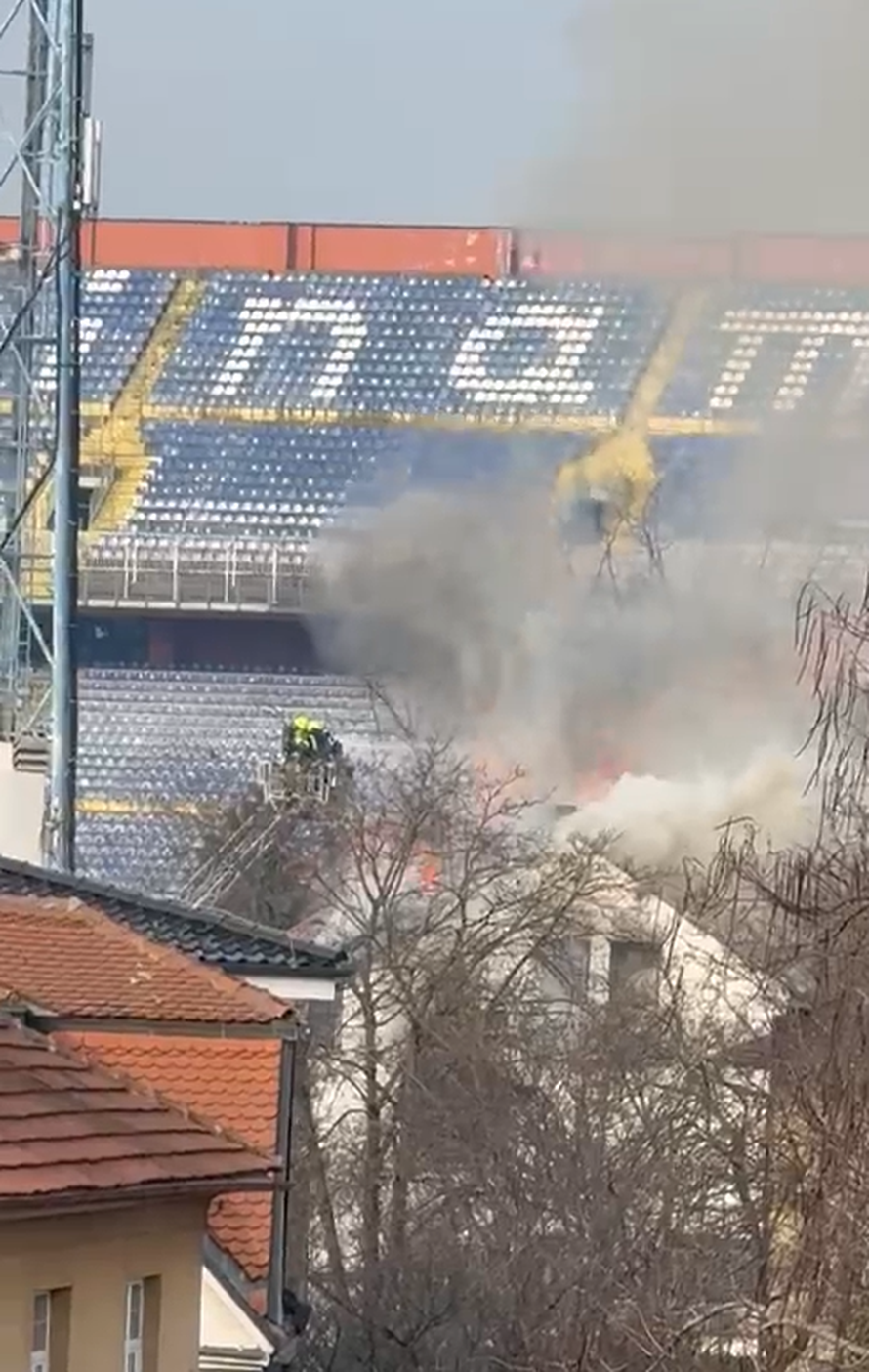 VIDEO Buktinja u Maksimiru: Zapalila se kuća, širi se crni dim