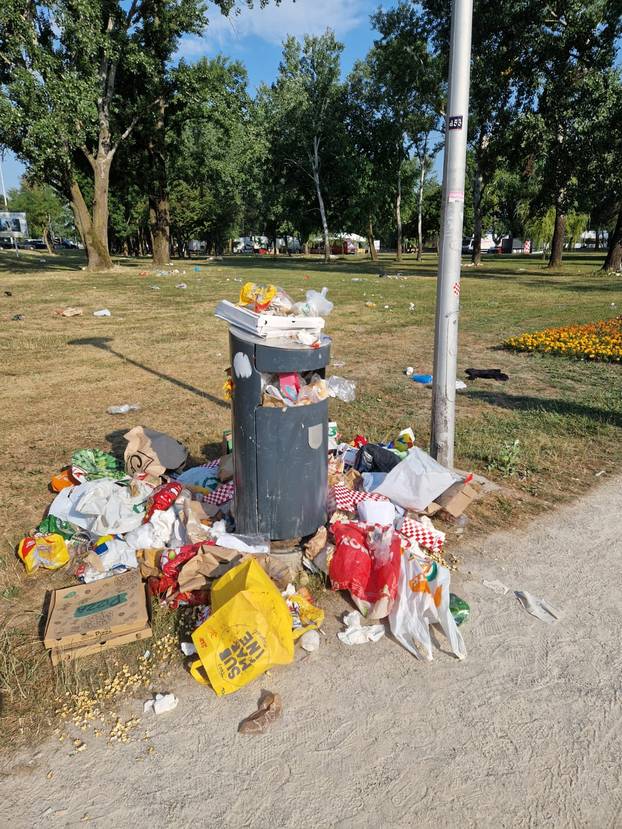 Pogledajte kako Bundek sada izgleda! Sinoć bila hrpa smeća, vrijedni čistači radili cijelu noć