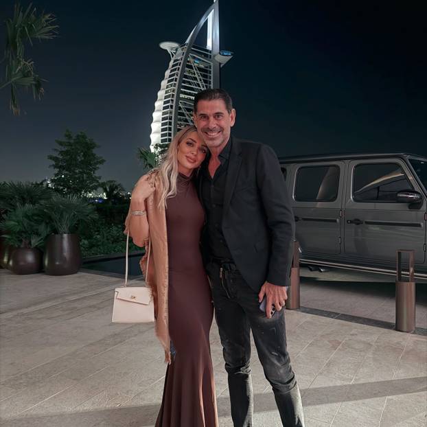 FOTO Naša prekrasna novinarka zaljubila se u ikonu Reala. Brak im je kao iz bajke, dobili i sina