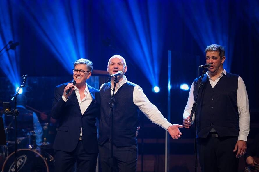 Zagreb: Klapa Rišpet održala je koncert u Lisinskom 