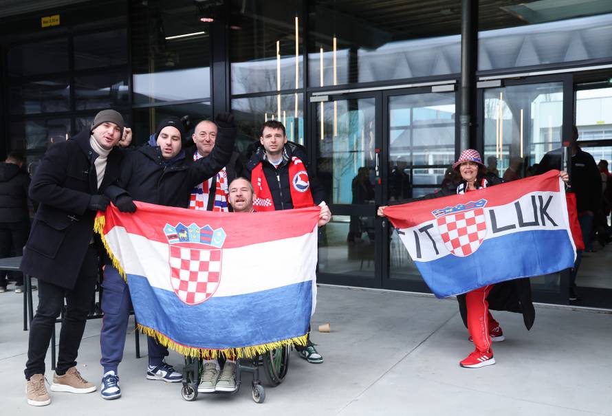 Hrvatski navijači uoči utakmice Islanda i Hrvatske u utakmici za treće mjesto EHF Europskog prvenstva