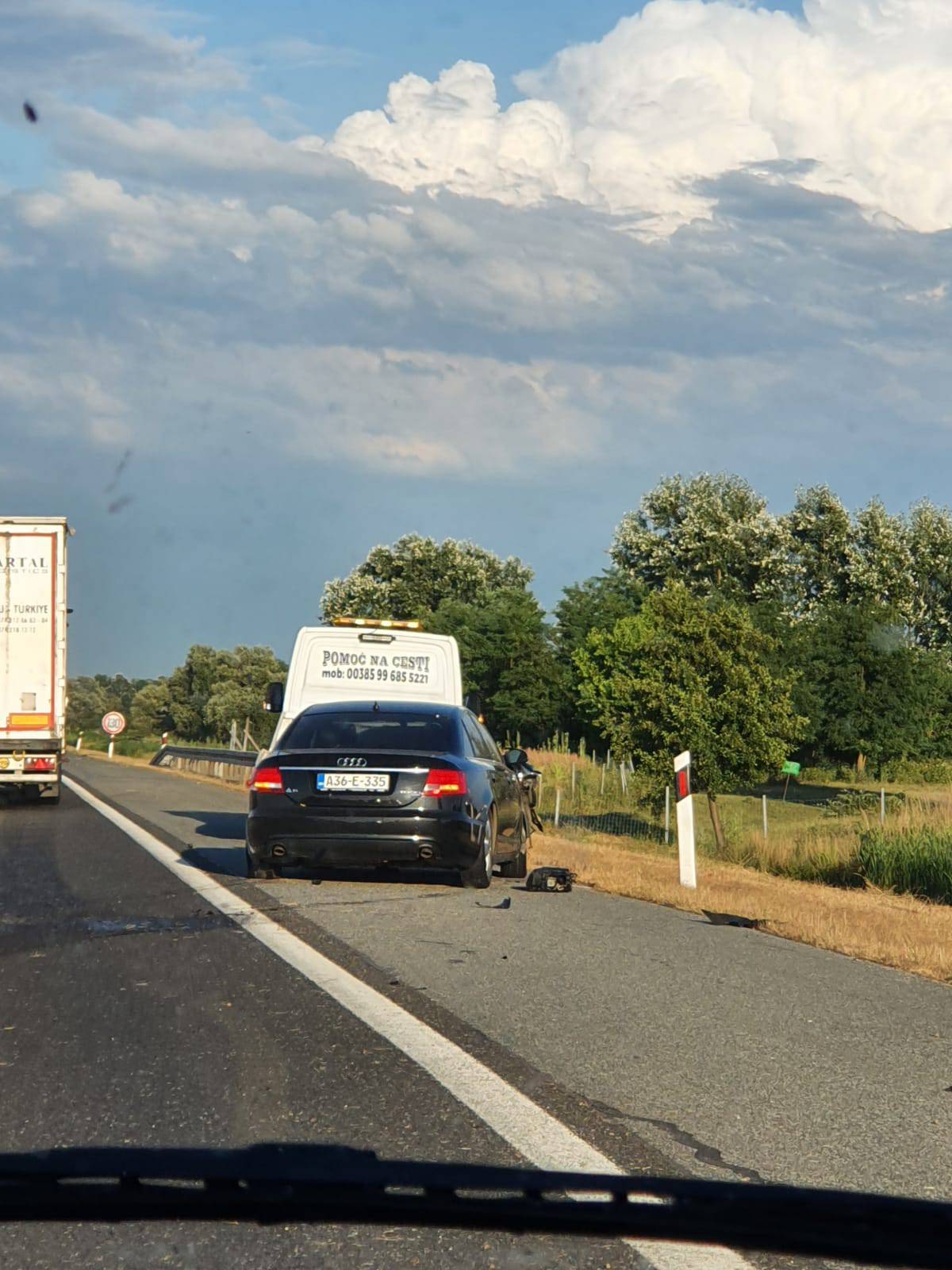 Kaos na cestama, nesreće od Slavonije do Dalmacije: 'Užas, auto se nekoliko puta prevrnuo'