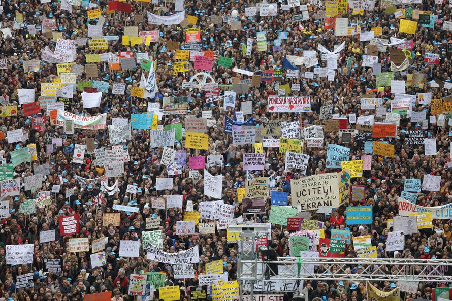 'Dosta je!' Najsnažnije poruke koje su učitelji poručili Vladi