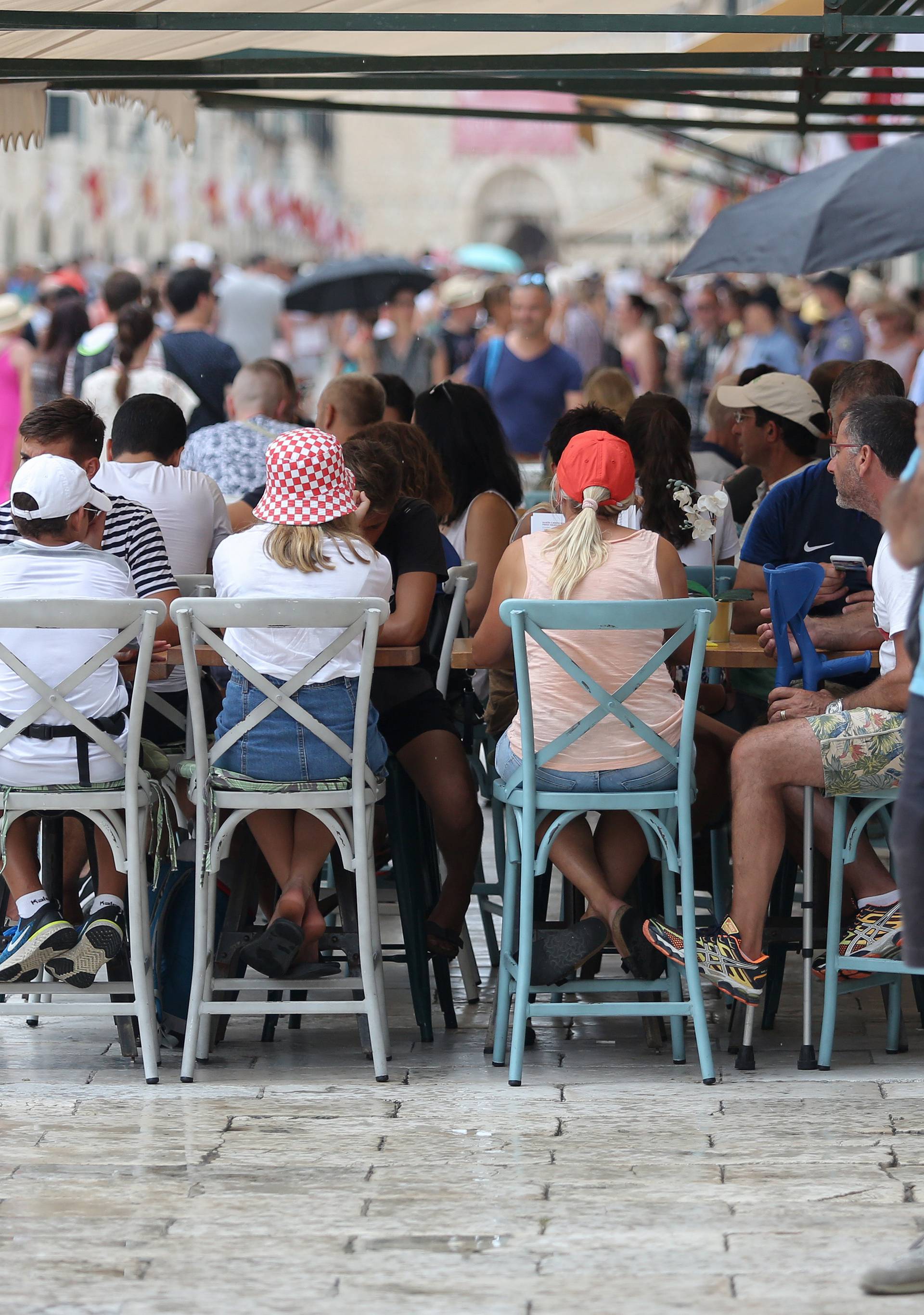 Petak za prespavati, ali se za vikend vraćaju sunce i vrućine