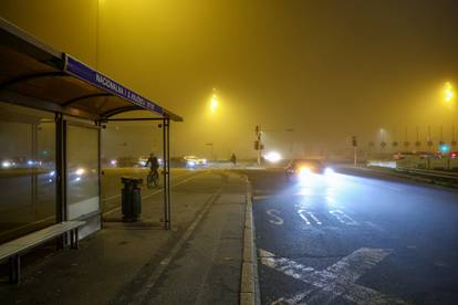 FOTOGALERIJA Gusta magla sakrila je Zagreb, a bit će je još!