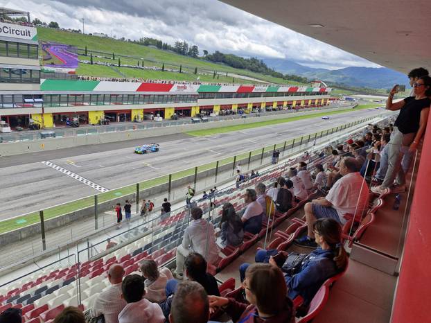 FOTO 24sata na utrci u Italiji. Pogledajte spektakl s hrvatskim vozačem za volanom Huracana