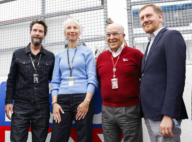MotoGP Sachsenring: Keanu Reeves s djevojkom na motoutrci
