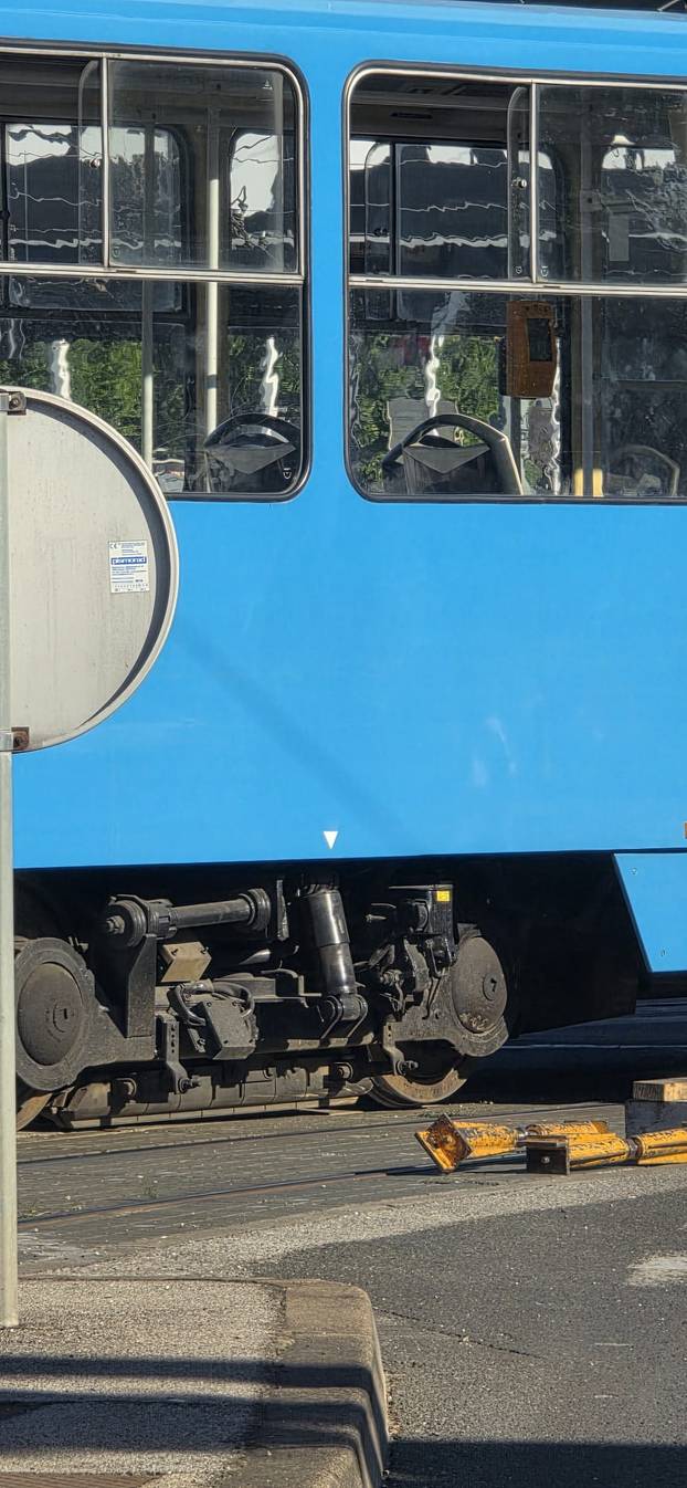 FOTO Tramvaj iskočio iz tračnica
