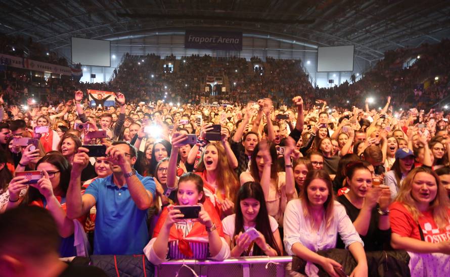 Grdović i Mišo Kovač pjevaju na Hrvatskoj noći u Frankfurtu