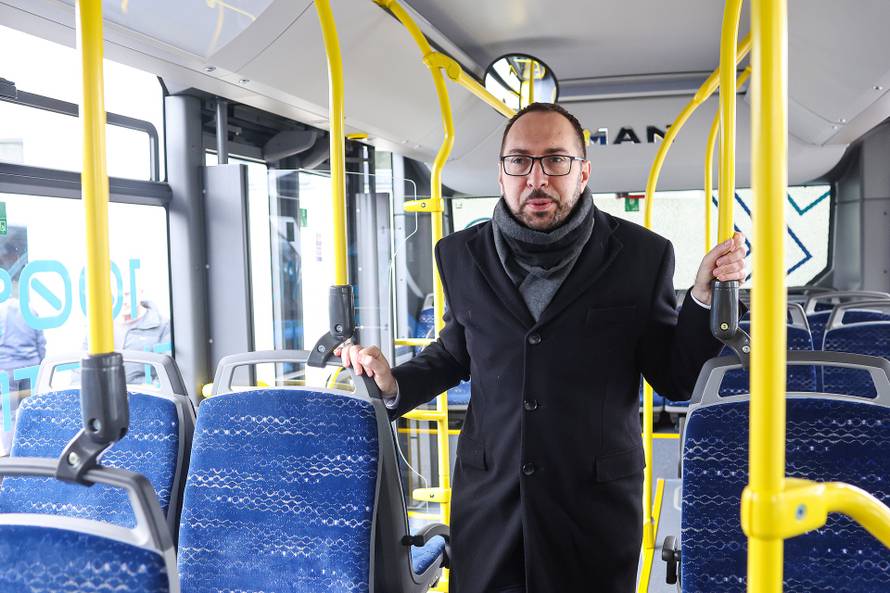 Tomaševi? i ZET predstavili nove niskopodne autobuse na elektri?ni pogon