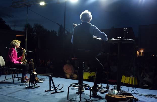 Sisak: Darko Rundek i Ana Kovačić nastupili prvog dana jazza Damira Kukuruzovića